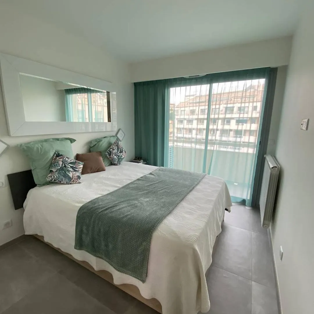 Apartment Cannes Centre-Ville - Face Mer 3 Pieces Avec Terrasse France